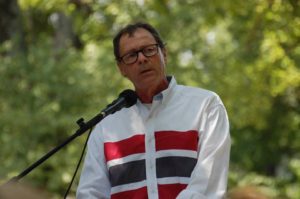 Chip Arnold reads Declaration of Independence; 2016